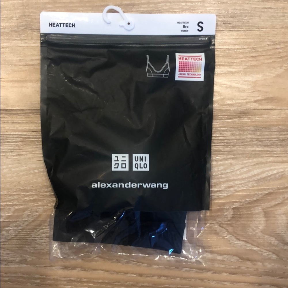 Uniqlo Alexander Wang heattech bra black S